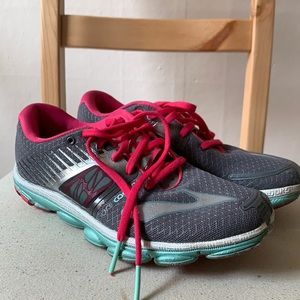 Brooks Sneakers size 8